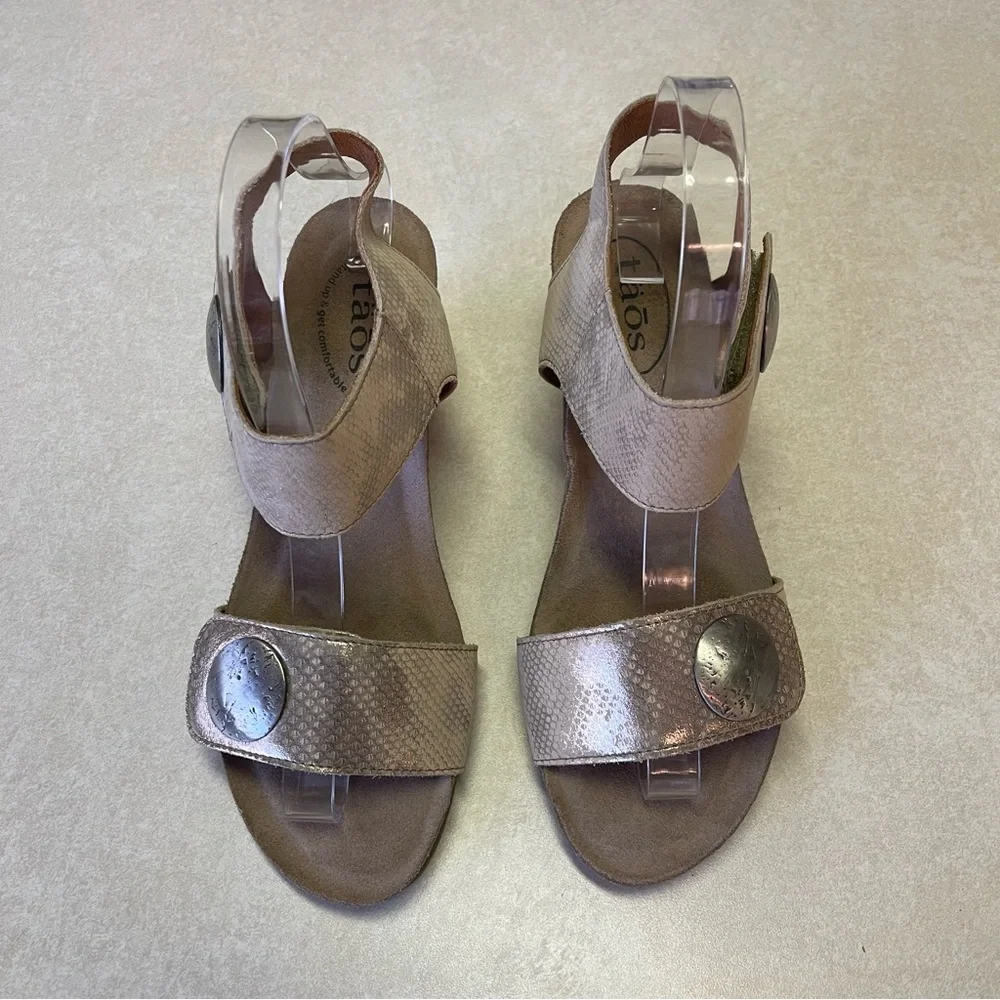 Taos Women Carousel 2 Leather Silver Platform Wedge Sandals 7-7.5 - Picture 3 of 9